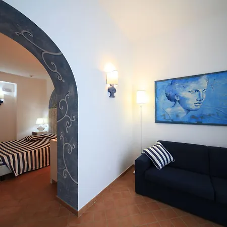 Garden Hotel 4*