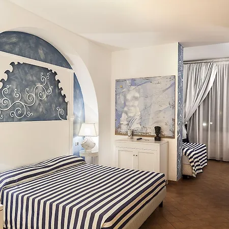 Garden Hotel 4*