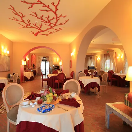 Garden Hotel 4*