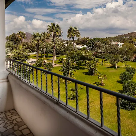 Garden Hotel 4*