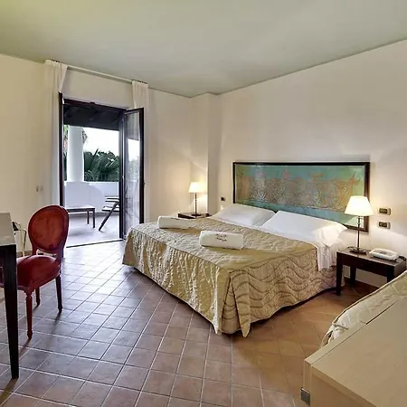 Garden Hotel 4*